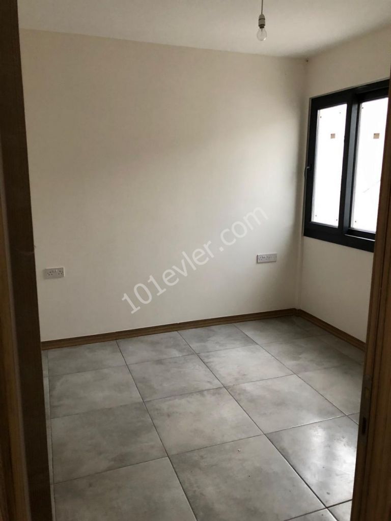 Flat To Rent in Alsancak, Kyrenia