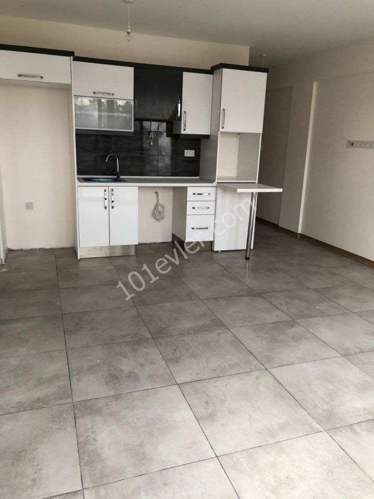 Flat To Rent in Alsancak, Kyrenia