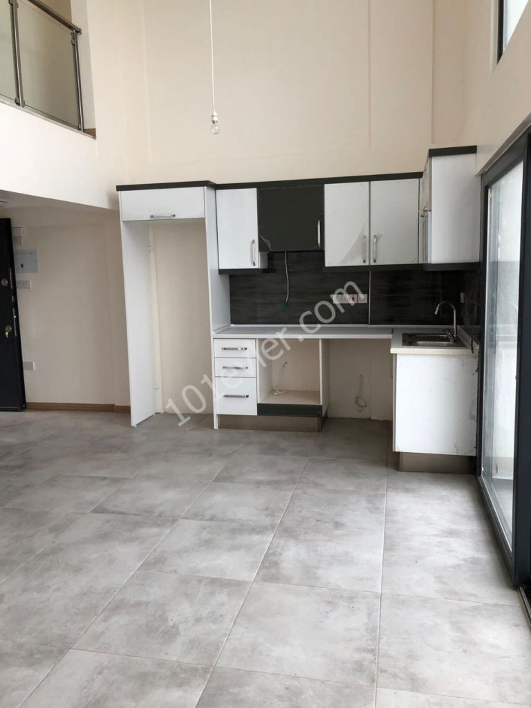 Flat To Rent in Alsancak, Kyrenia