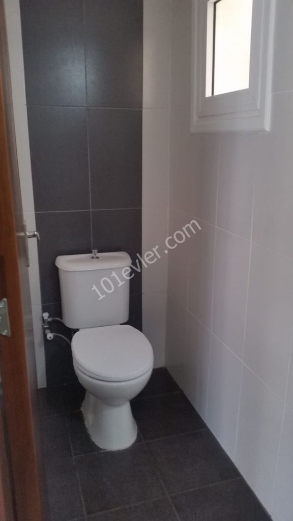 Flat To Rent in Zeytinlik, Kyrenia