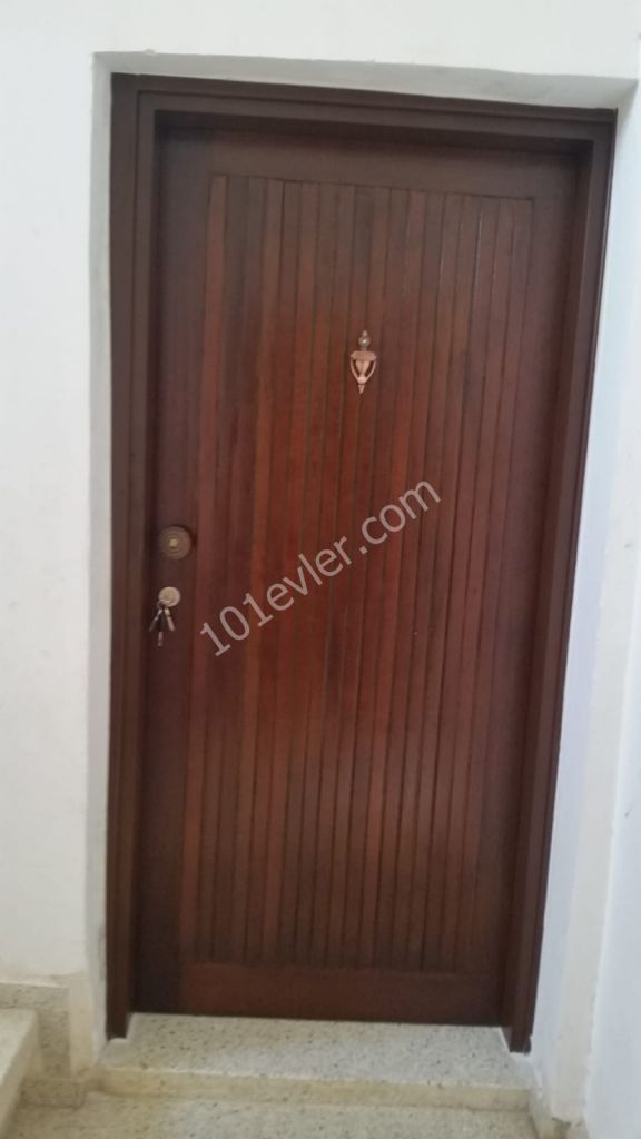 Flat To Rent in Zeytinlik, Kyrenia