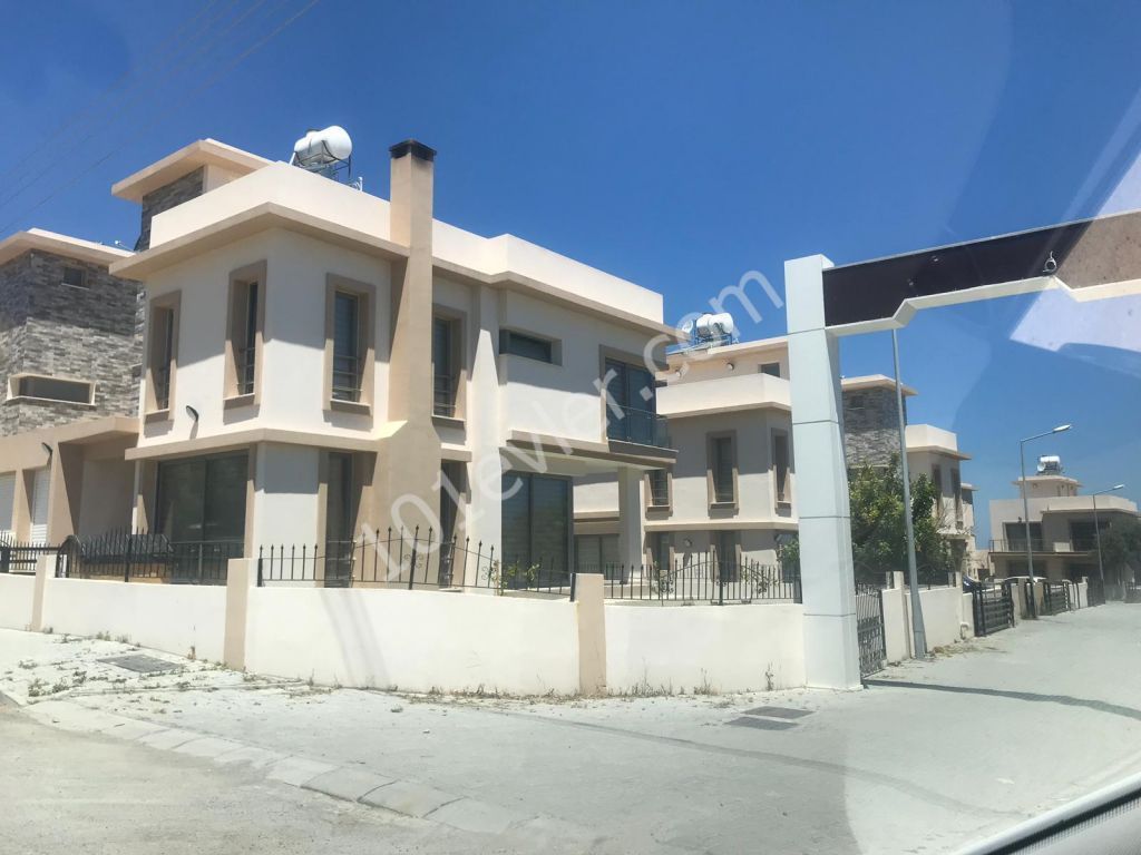 LUXURY 3+1 FULLY FURNISHED VILLA IN ZEYTINLIK/KYRENIA!!!