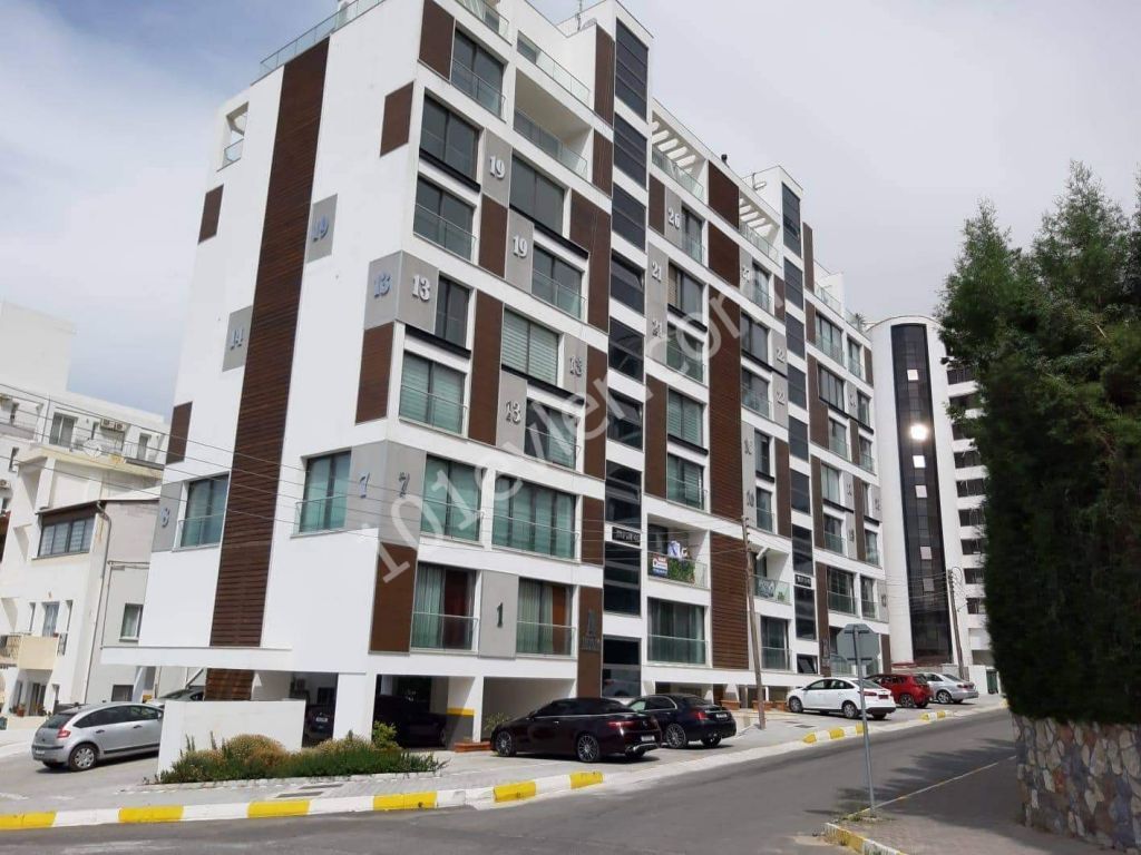 GİRNE MERKEZDE FULL EŞYALI LÜKS 1+1 DAİRE!!!