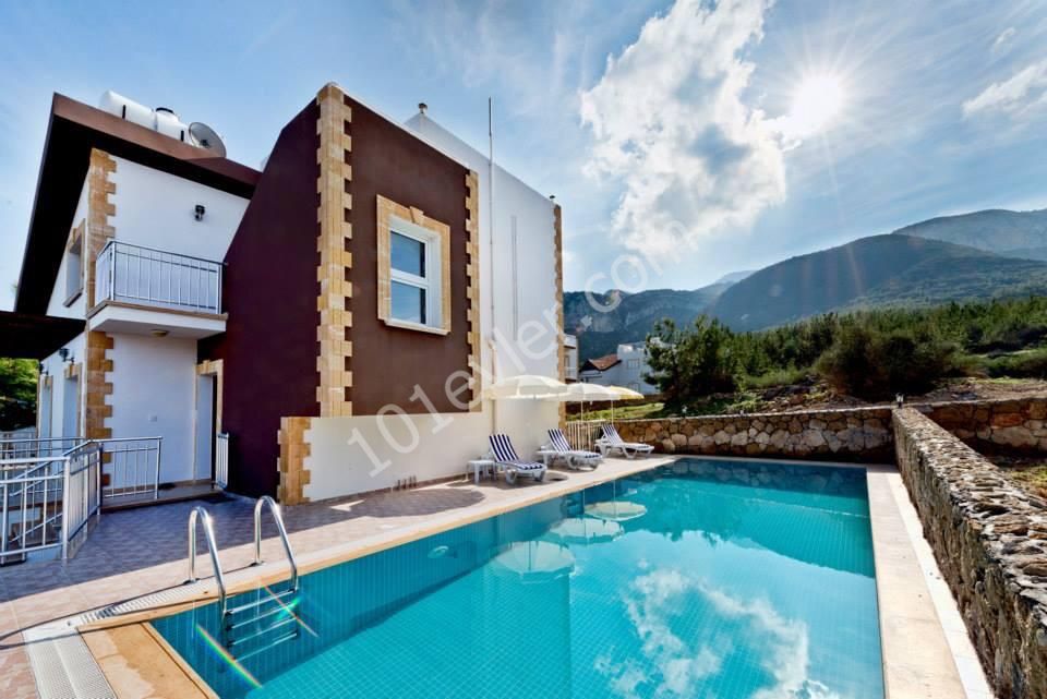 4 + 1 VILLA MIT PRIVATEM POOL ZU VERMIETEN IN KYRENIA CHATALKÖY!!! ** 