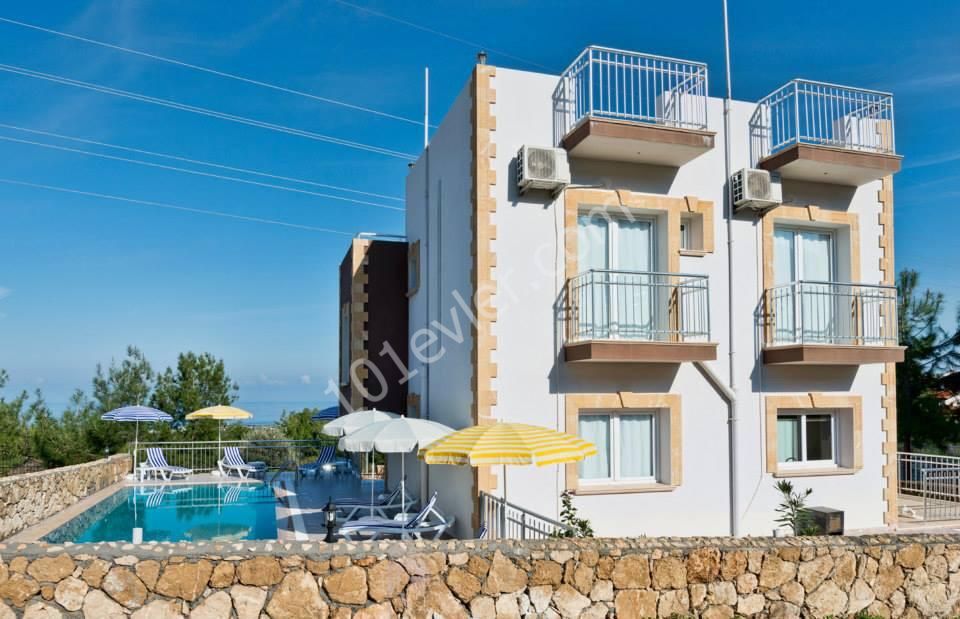 4 + 1 VILLA MIT PRIVATEM POOL ZU VERMIETEN IN KYRENIA CHATALKÖY!!! ** 