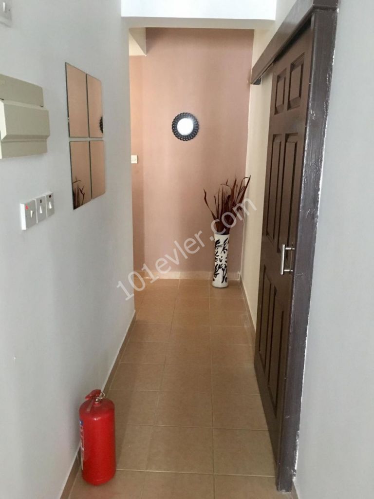 Girne Kaşgar yoluna yakın kiralık 3+1 eşyalı daire