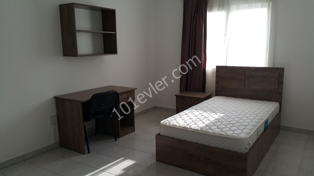 LEFKOŞA DEREBOYUNDA ÇOK GENİŞ, OFİS OLMAYA DA MÜSAİT 3+1 DAİRE!