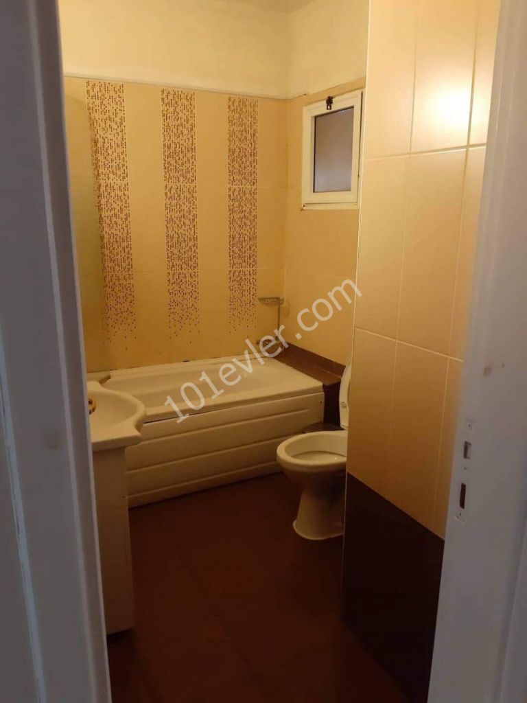 Flat To Rent in Karaoğlanoğlu, Kyrenia