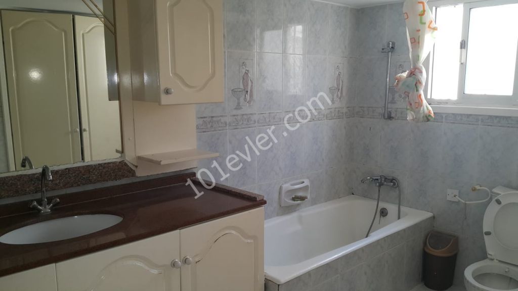 Flat To Rent in Girne Merkez, Kyrenia