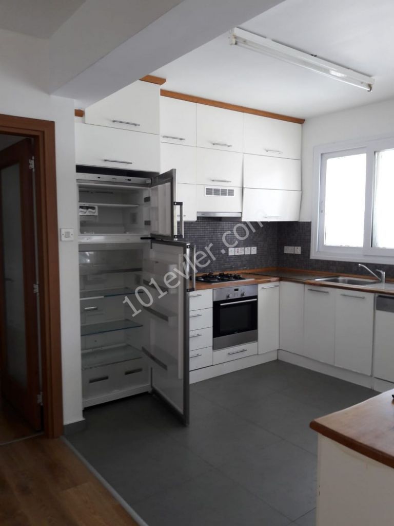 Flat To Rent in Girne Merkez, Kyrenia