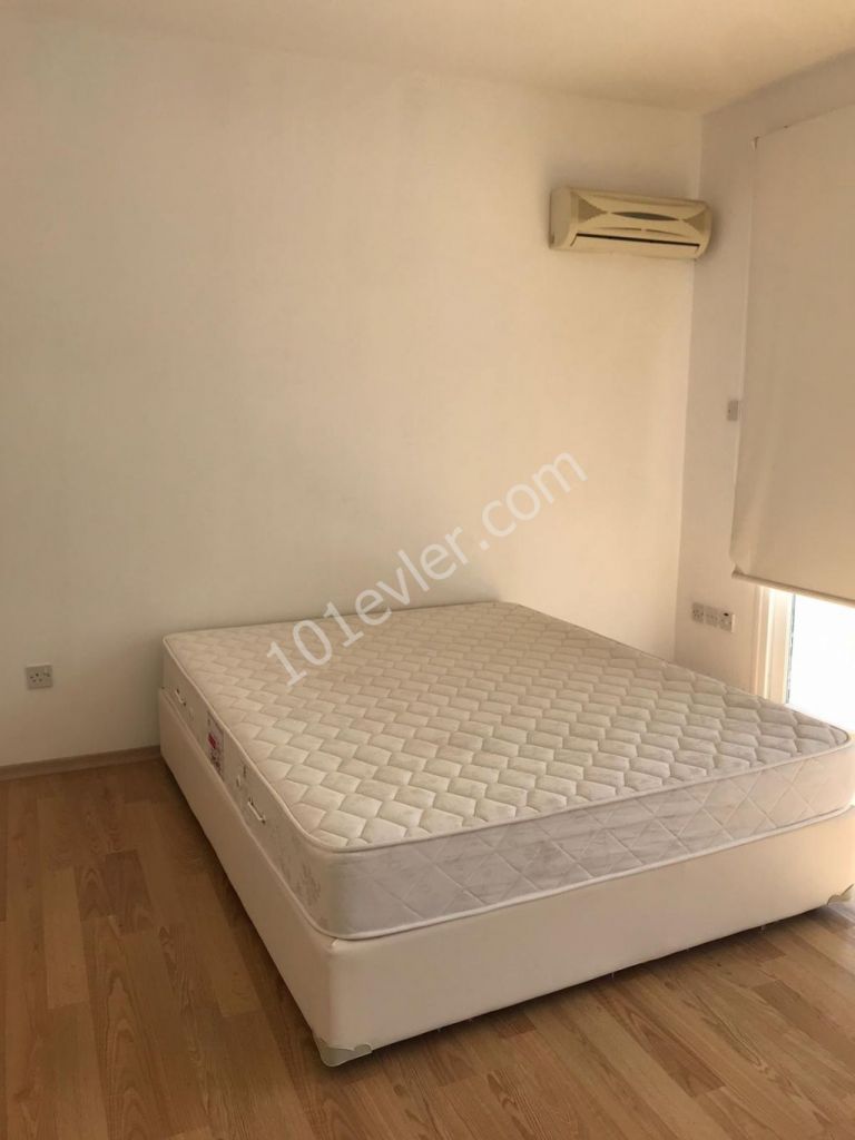 ALSANCAK'TA ÇOK BAKIMLI, HAVUZLU SİTEDE FULL EŞYALI 3+1 DAİRE!!!