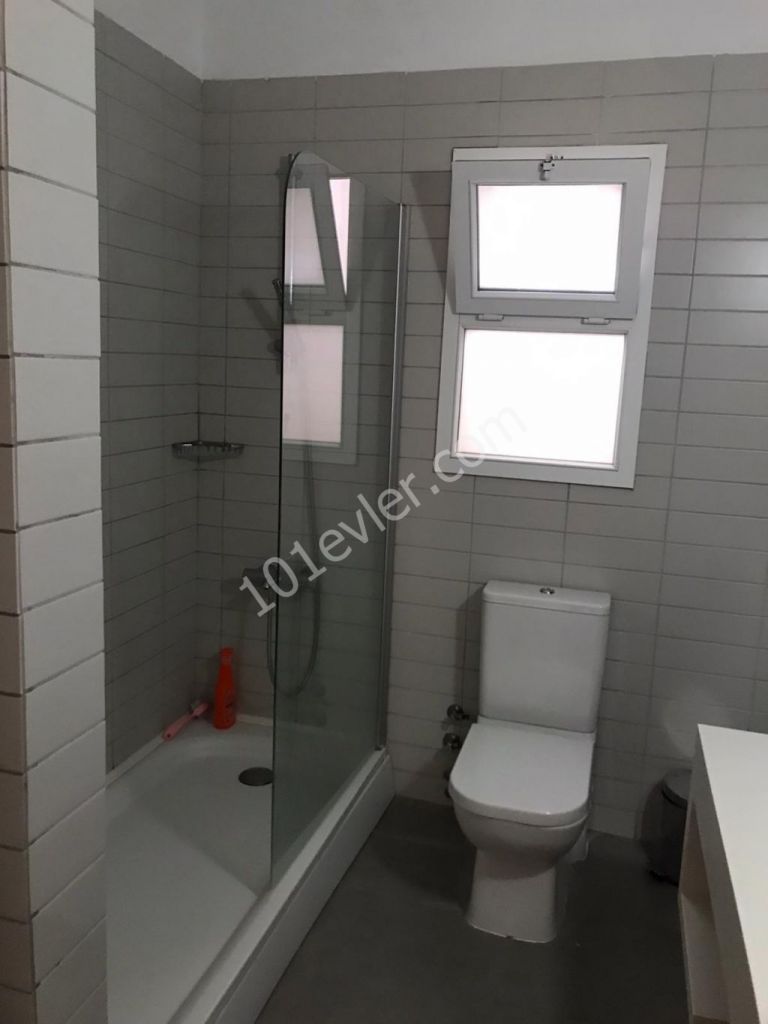 Flat To Rent in Alsancak, Kyrenia