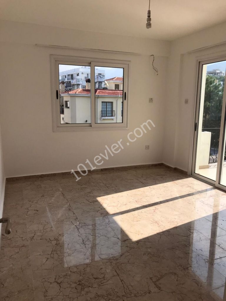 GİRNE ŞOKMAR BÖLGESİNDE 3+1 EŞYASIZ PENTHOUSE!!!