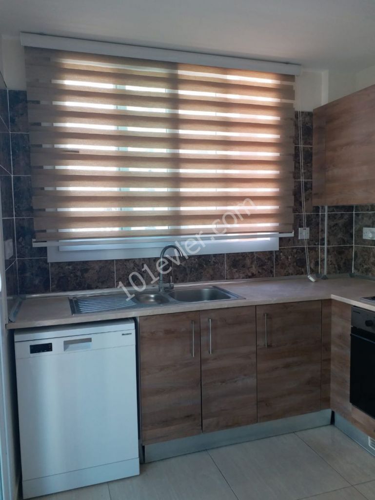 GİRNE LEFKOŞA ÇEMBERİNE ÇOK YAKIN 2+1 EŞYALI LÜKS DAİRE!