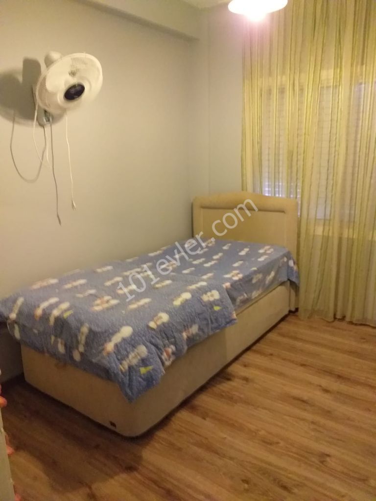 Flat To Rent in Zeytinlik, Kyrenia