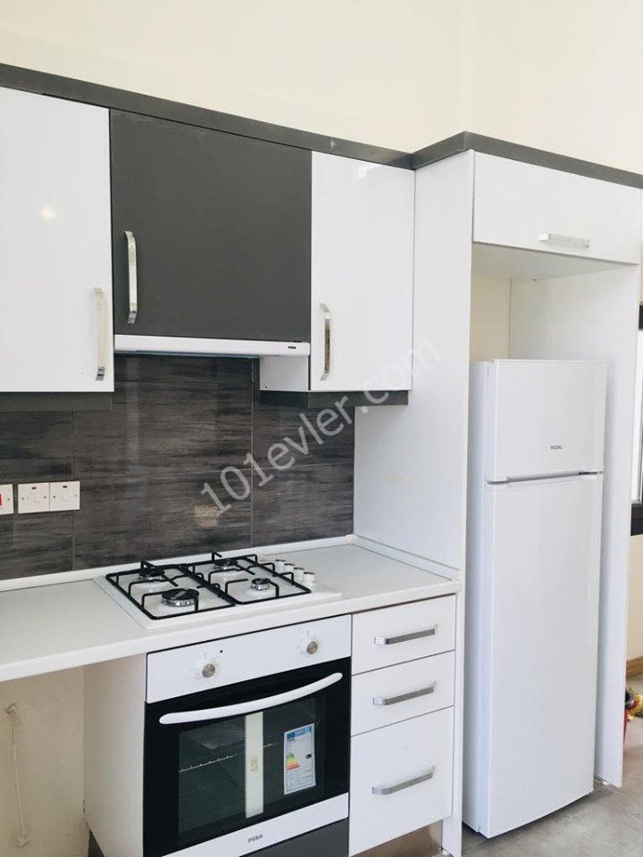 Flat To Rent in Alsancak, Kyrenia