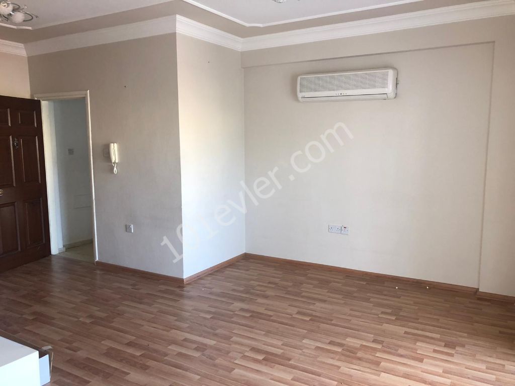 Flat To Rent in Girne Merkez, Kyrenia