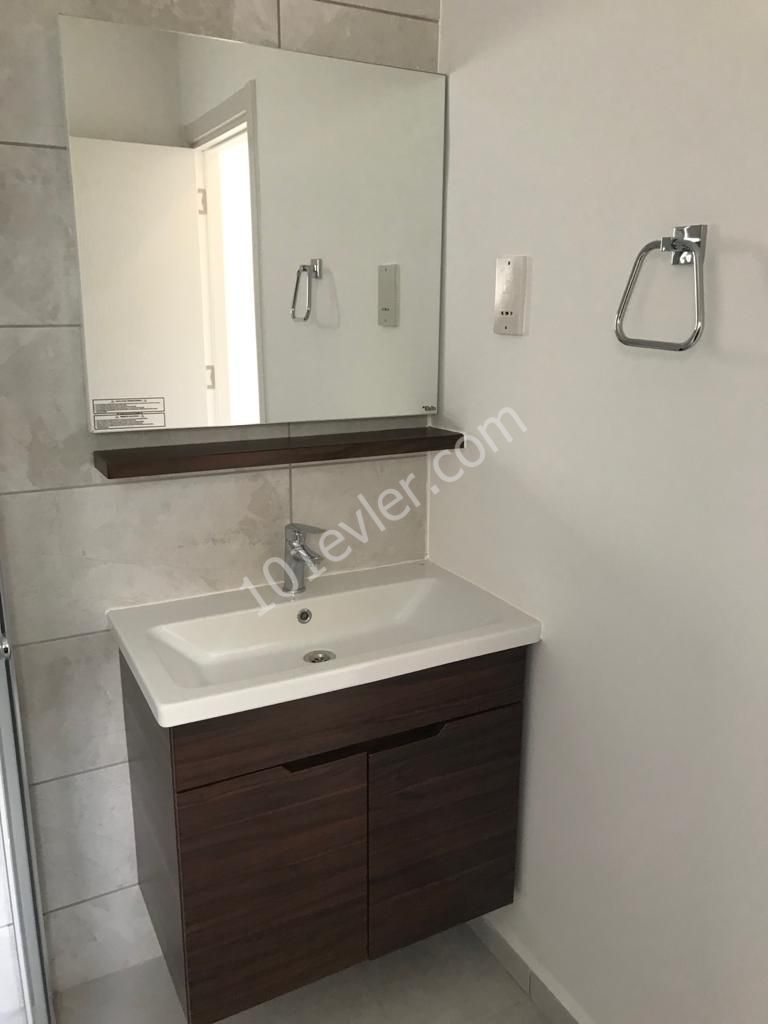 Flat To Rent in Alsancak, Kyrenia