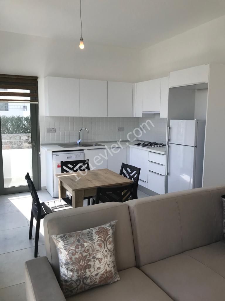 KIBRIS TOWN HOUSES'DA ZEMİN KATTA EŞYALI 1+1 DAİRE!