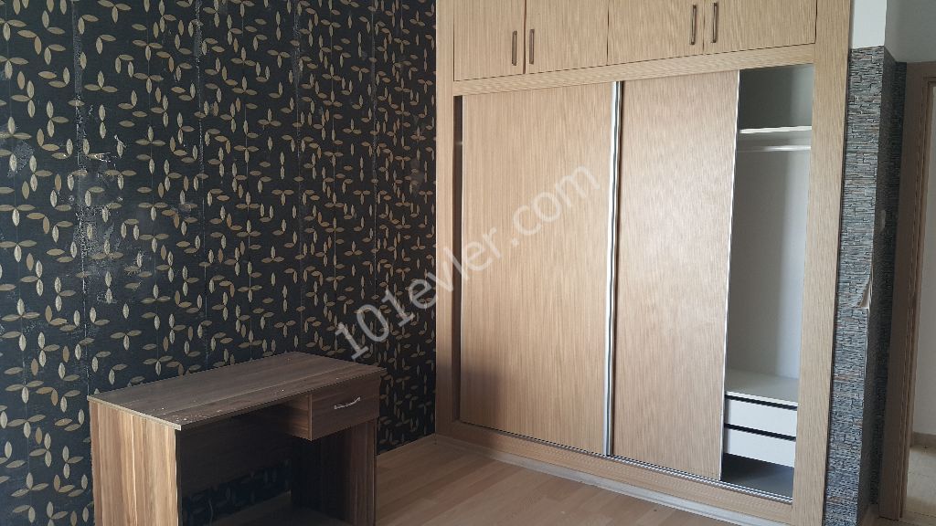 Flat To Rent in Dikmen, Kyrenia