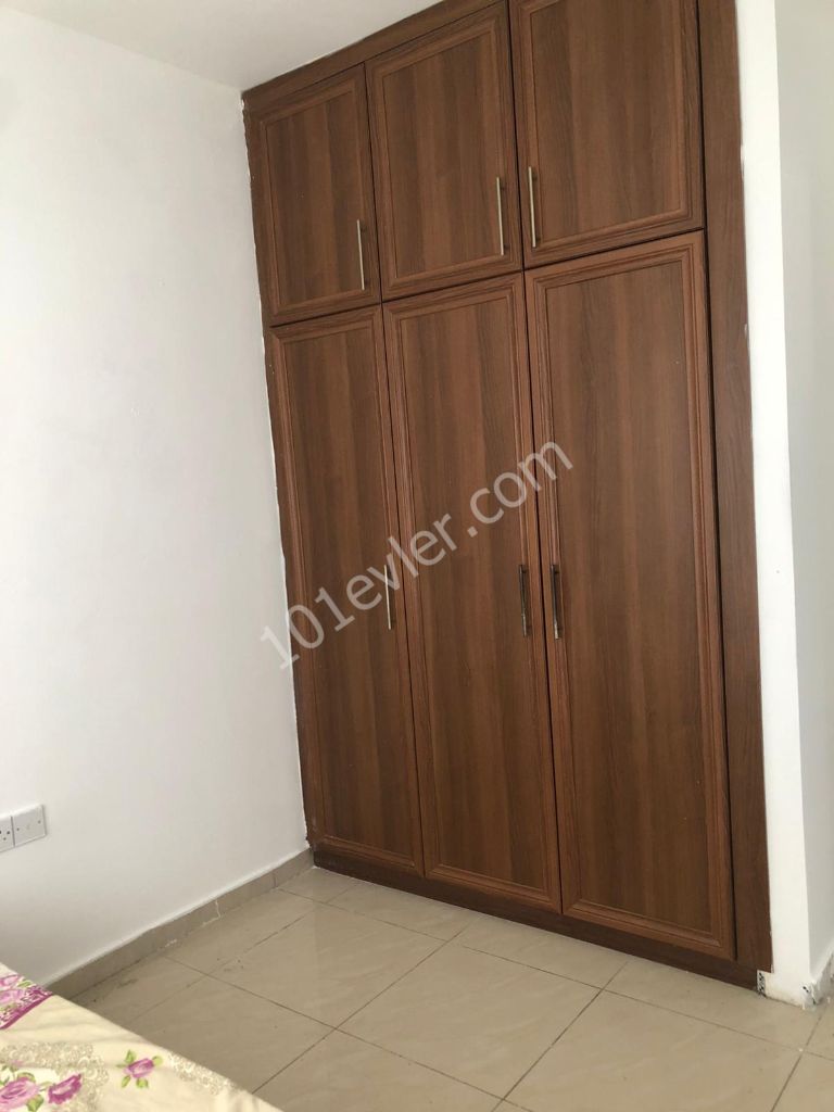 LAPTA'TA DENİZE ÇOK YAKIN TERASLI ve FULL EŞYALI 3+1 DAİRE! (TEK DEPOZİTO)!