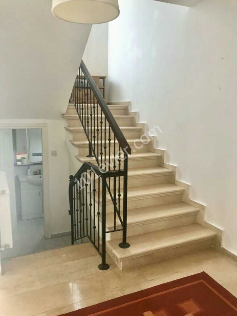 Girne Cratos Bolgesinde 4+1 Full Esyali Ozel Havuzlu Villa (*FIRSAT*)