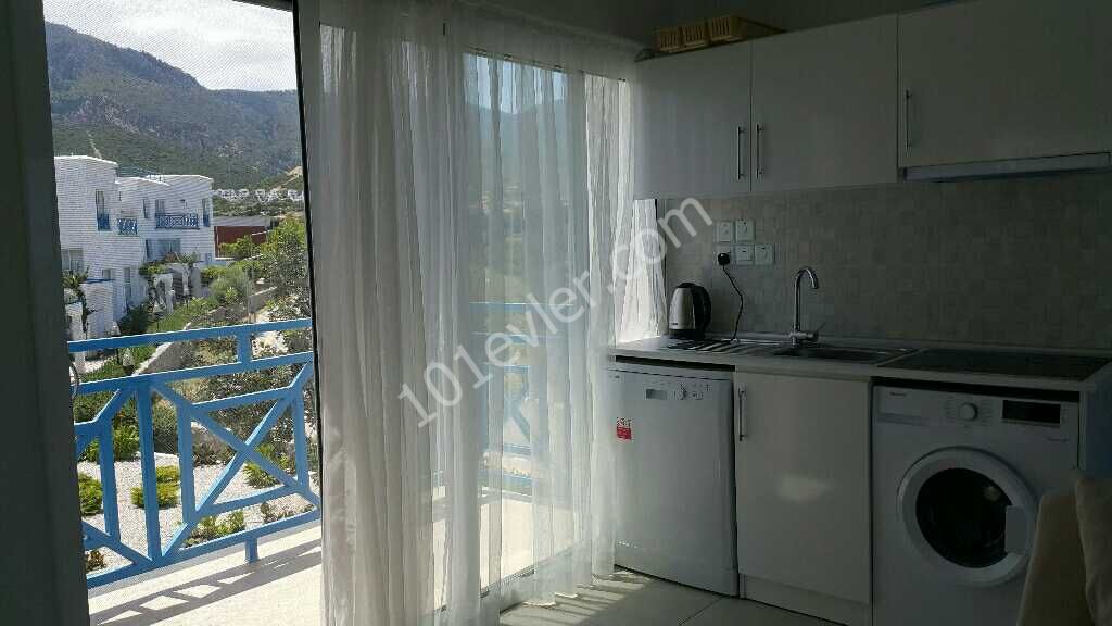 Flat To Rent in Alsancak, Kyrenia