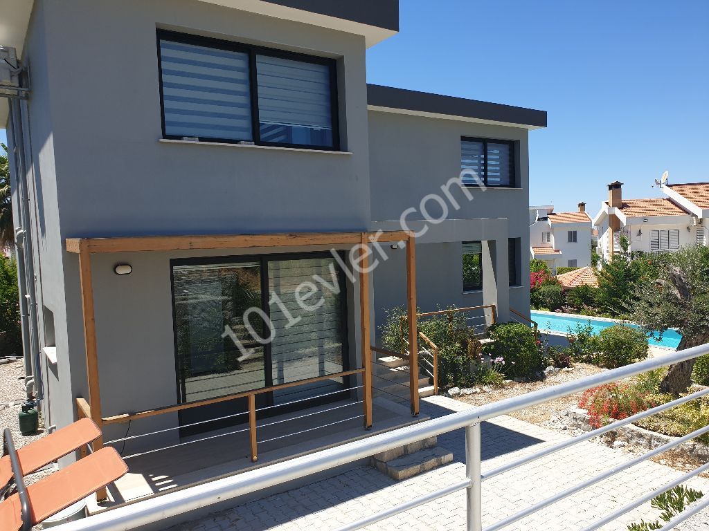 FULL FURNISHED LUXURY 4+ 1 VILLA WITH PRIVATE POOL IN KYRENIA ÇATALKÖY!!! ** 