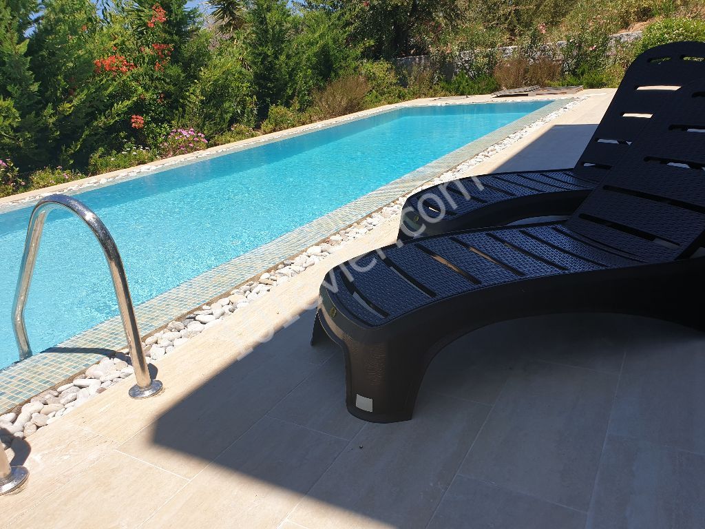 VOLL MÖBLIERTE LUXUS 4+1 VILLA MIT PRIVATEM POOL IN KYRENIA CHATALKÖY!!! ** 