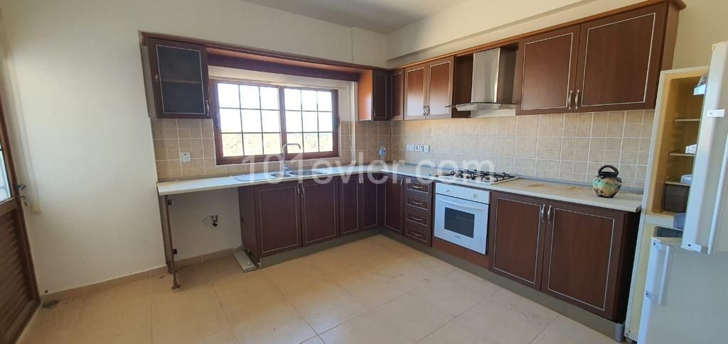 SEMI-FURNISHED 3+1 FLAT WITH TURKISH KOÇAN IN GIRNE BOSPHORUS!!! ** 