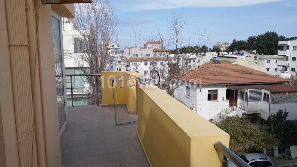 1+1 FURNISHED FLAT FOR INVESTMENT IN THE CENTER OF KYRENIA ** 