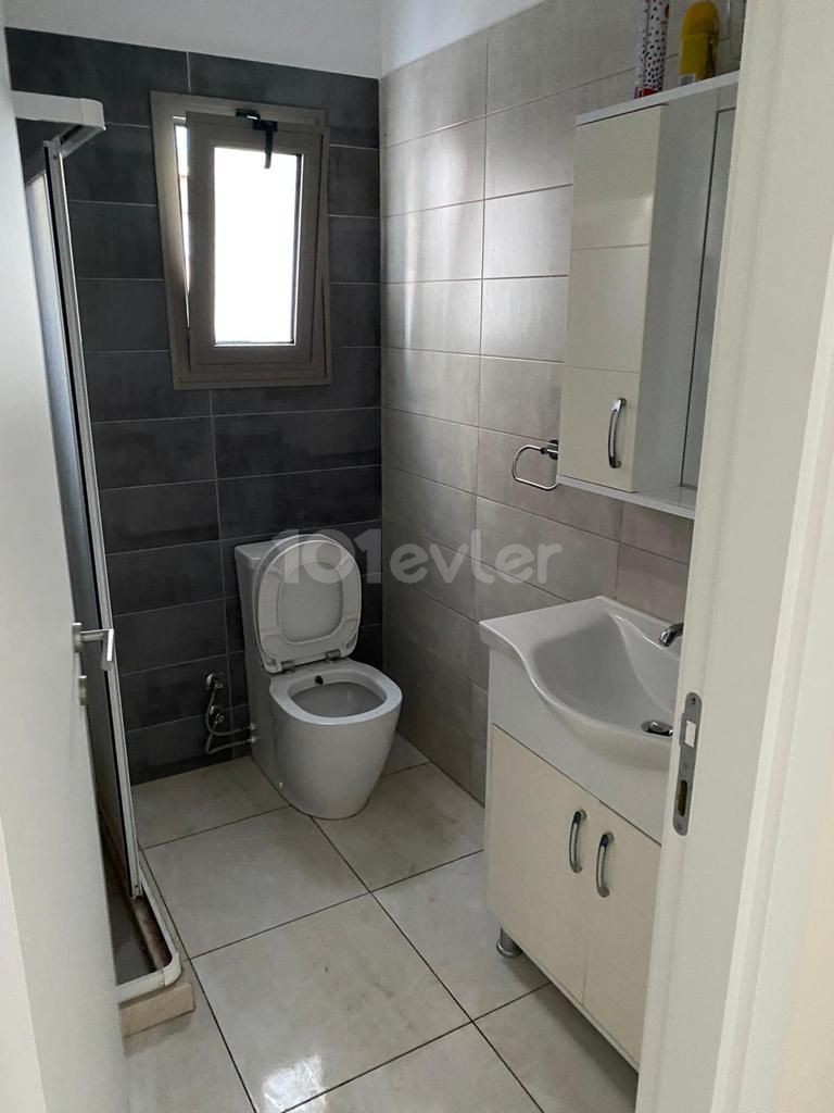 GİRNE AKÇİÇEK HASTANESİ YAKININDA EŞYALI 2+1 DAİRE