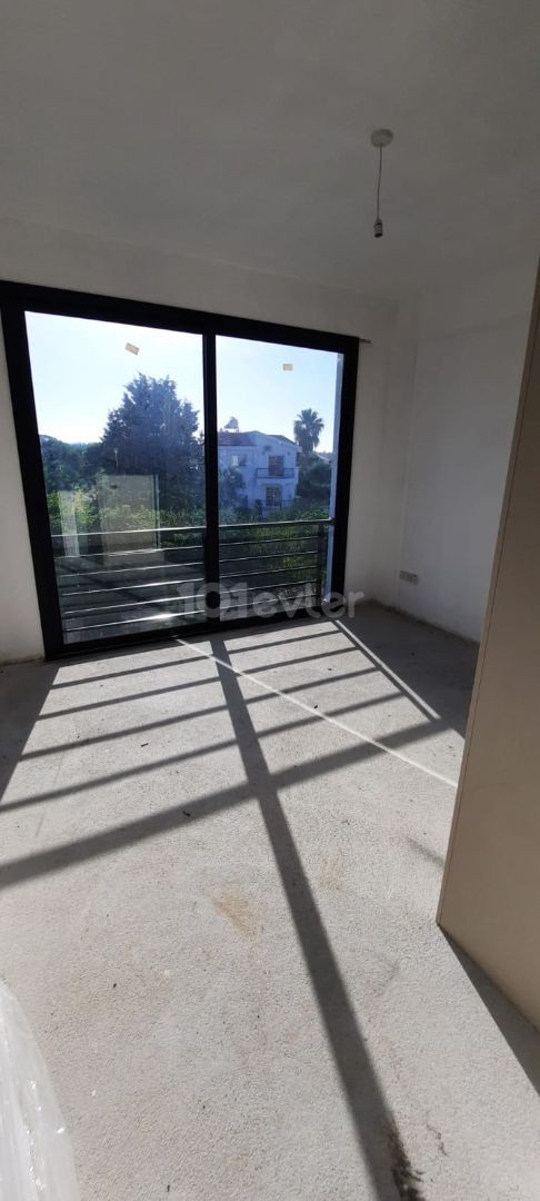 NEU FERTIGGESTELLTE 3+1 FREISTEHENDE VILLA IN OZANKÖY ** 