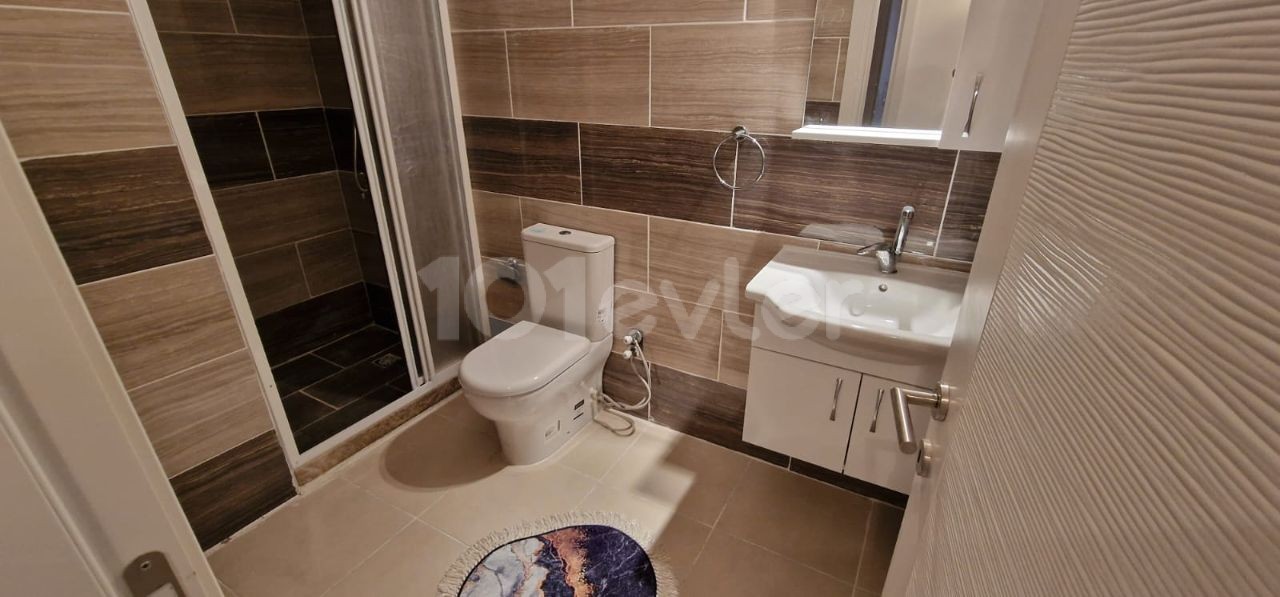 NEW FULLY FURNISHED 2+1 LUXURIOUS FLAT IN THE CENTER OF KYRENIA IN A NEW BUILDING