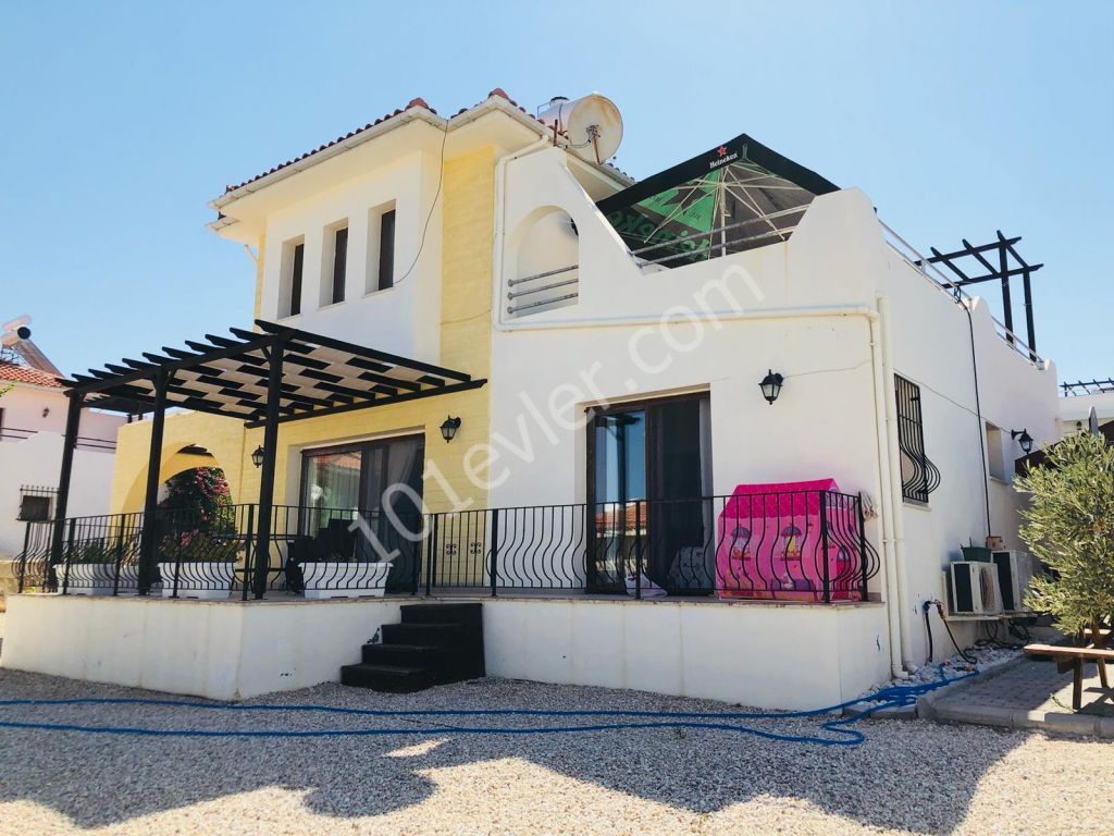 3+1 detached villa by the sea in Esentepe ** 