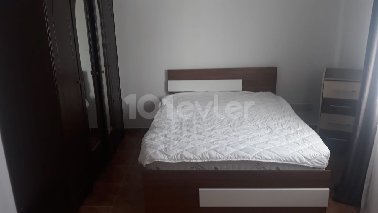 Alsancak 170 m2 Zu vermieten ** 