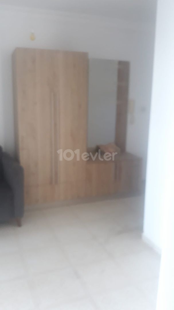 Alsancak 170 m2 Zu vermieten ** 