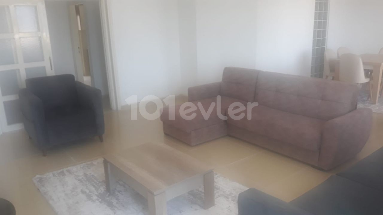 Alsancak 170 m2 Zu vermieten ** 