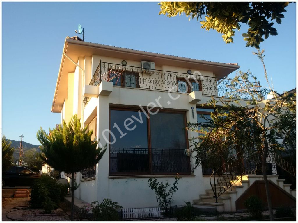 Charming 4 Bedroom Detached Villa Zum Verkauf Lage Catalkoy Kyrenia. ** 