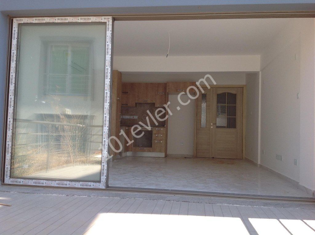 Adorable 3 Bedroom and 2 Kitchen Triple ① Villa zum Verkauf Lage Karaoglanoglu Kyrenia ** 