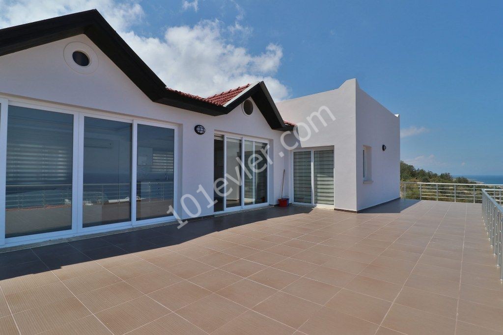 Beachfront 3 Bedroom Villa For Sale Location Tuay Villa Karaağaç Kyrenia (an open and bright space)