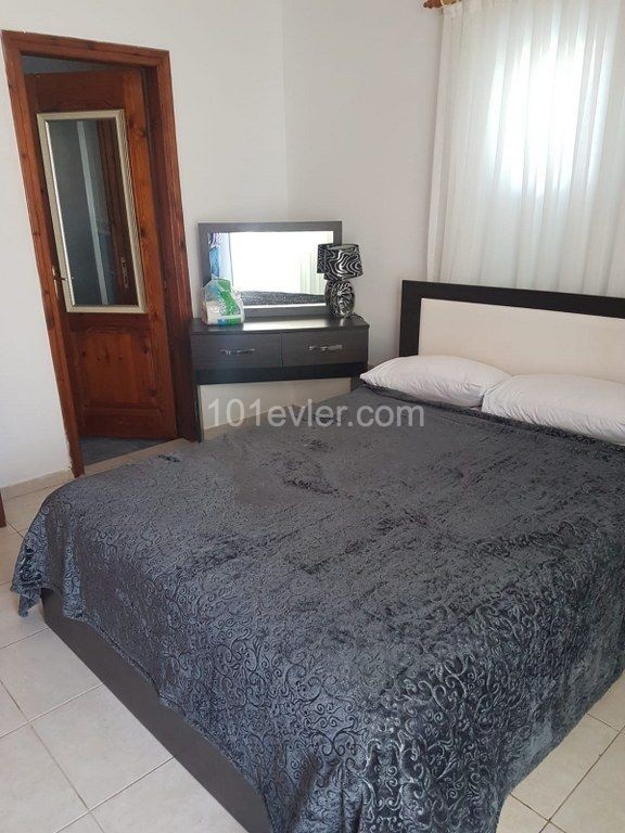 Ölpumpe Yakin Alsancak Kyrenia 3 + 1 villa zur Miete ** 