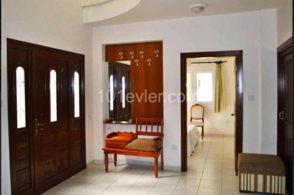 Nice 3 Bedroom Villa For Rent Location Lapta Coastal Walkway Seaside (Lapta Yuruyus Yolu) Girne (Communal Swimming Pool)