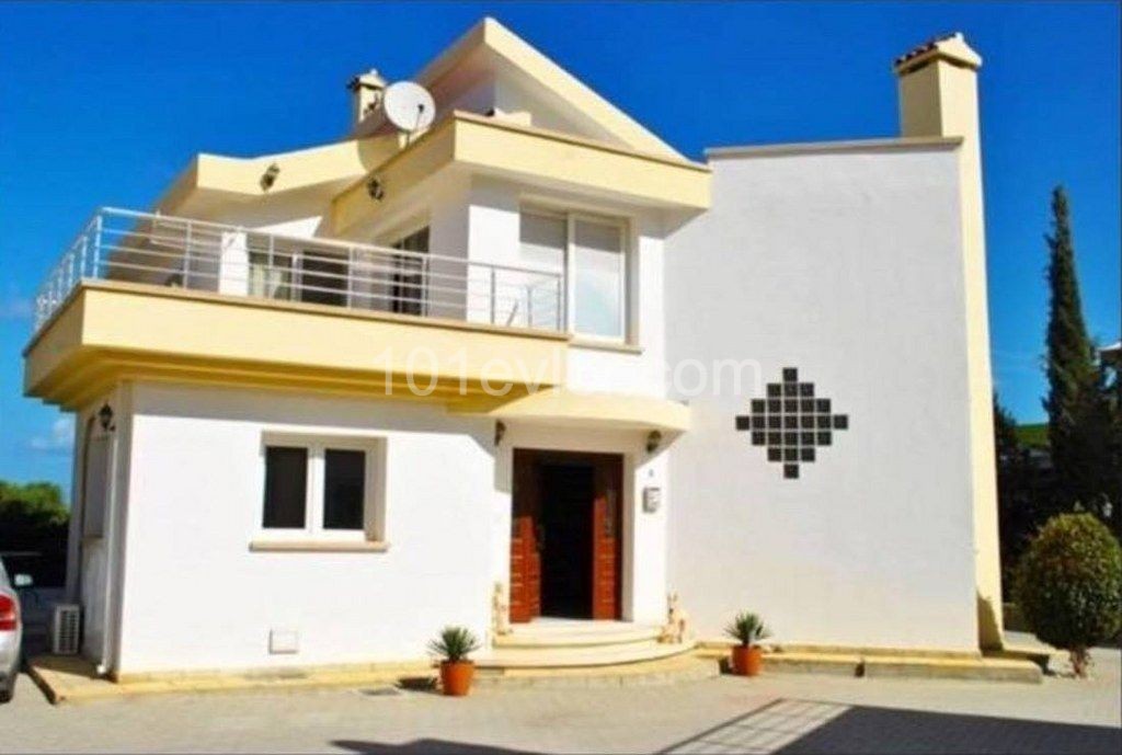 Nice 3 Bedroom Villa For Rent Location Lapta Coastal Walkway Seaside (Lapta Yuruyus Yolu) Girne (Communal Swimming Pool)