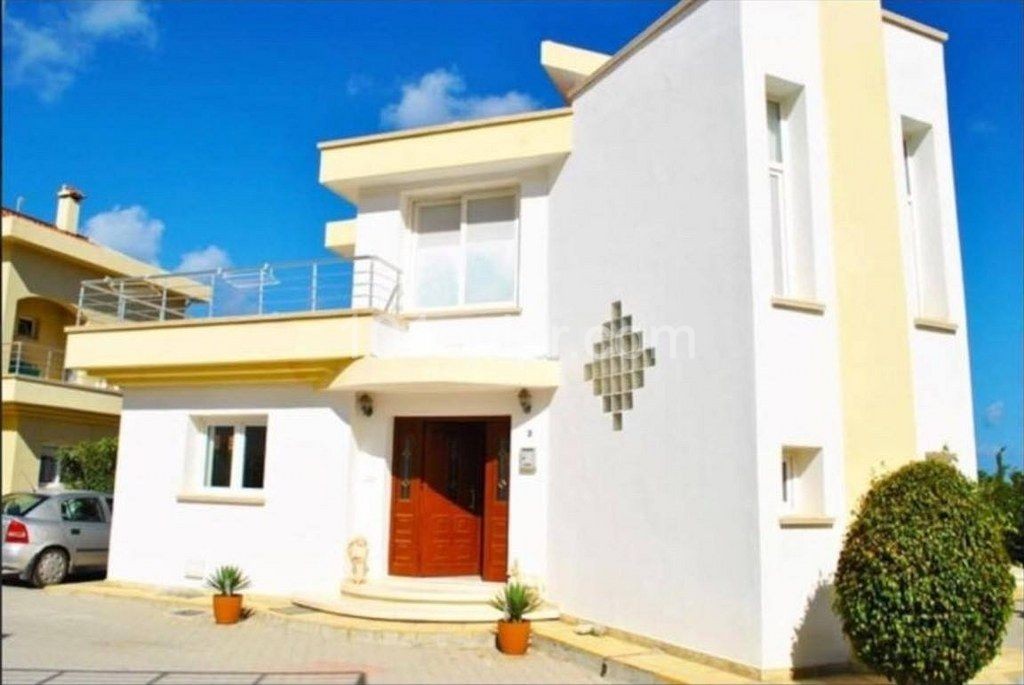 Nice 3 Bedroom Villa For Rent Location Lapta Coastal Walkway Seaside (Lapta Yuruyus Yolu) Girne (Communal Swimming Pool)