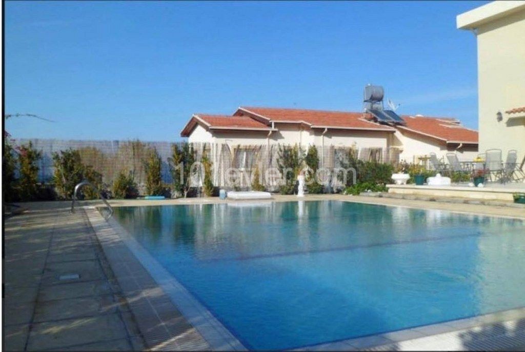 Nice 3 Bedroom Villa For Rent Location Lapta Coastal Walkway Seaside (Lapta Yuruyus Yolu) Girne (Communal Swimming Pool)