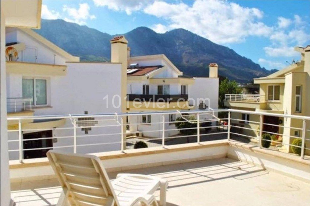 Nice 3 Bedroom Villa For Rent Location Lapta Coastal Walkway Seaside (Lapta Yuruyus Yolu) Girne (Communal Swimming Pool)