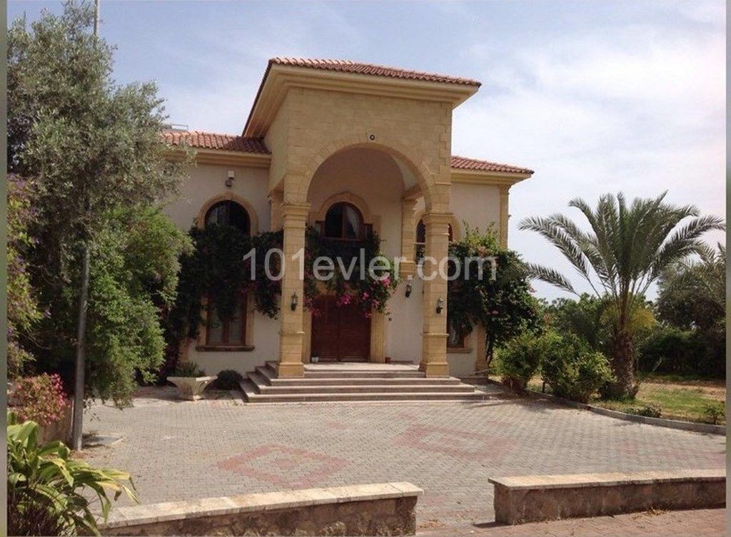 5 Bedroom and 2 Livingroom Villa For Sale With Big Piece Of Land Location on the main high way road Edremit Alsancak Girne