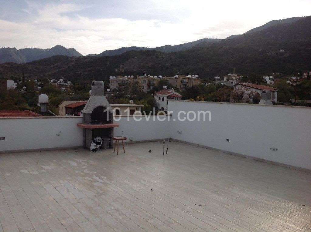 Nice 2 Bedroom Terrace Apartment With Beautifull Sea And Mountain Views Location Lapta Girne (For Rent)