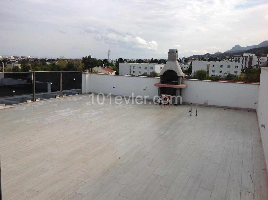 Nice 2 Bedroom Terrace Apartment With Beautifull Sea And Mountain Views Location Lapta Girne (For Rent)